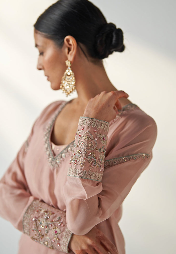 Blush Pink Embroidered Organza Kurta Pant Set Studio Bagechaa - Fabilicious Fashion