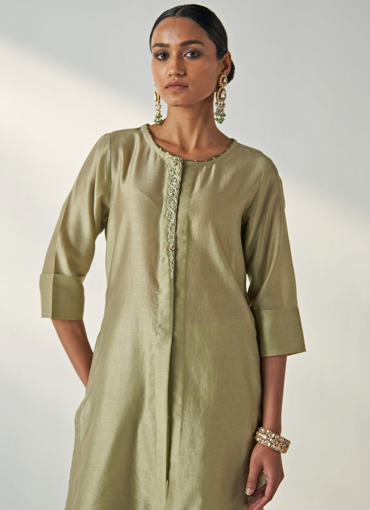 Green Embroidered Chanderi Kurta Pant Set Studio Bagechaa - Fabilicious Fashion