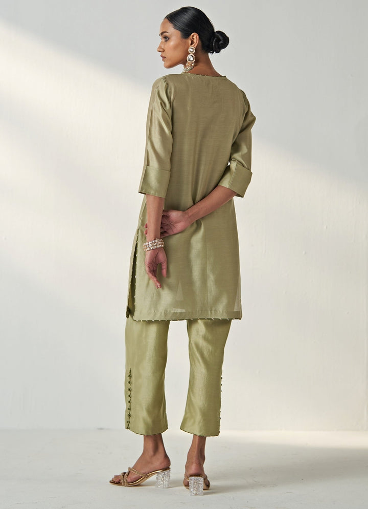Green Embroidered Chanderi Kurta Pant Set Studio Bagechaa - Fabilicious Fashion