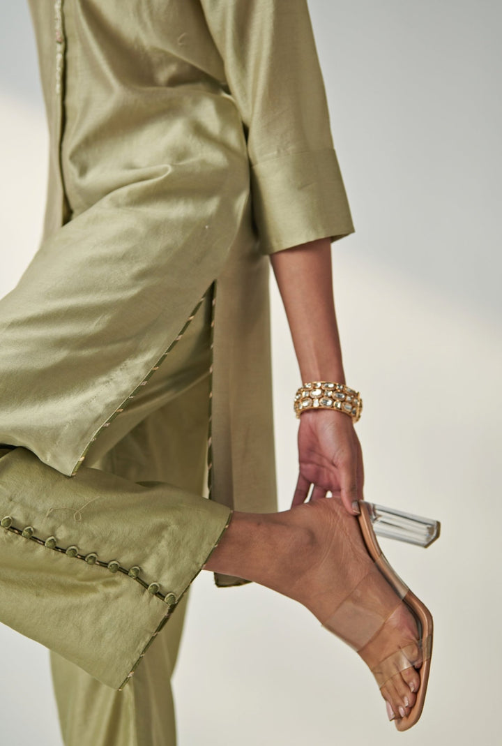 Green Embroidered Chanderi Kurta Pant Set Studio Bagechaa - Fabilicious Fashion