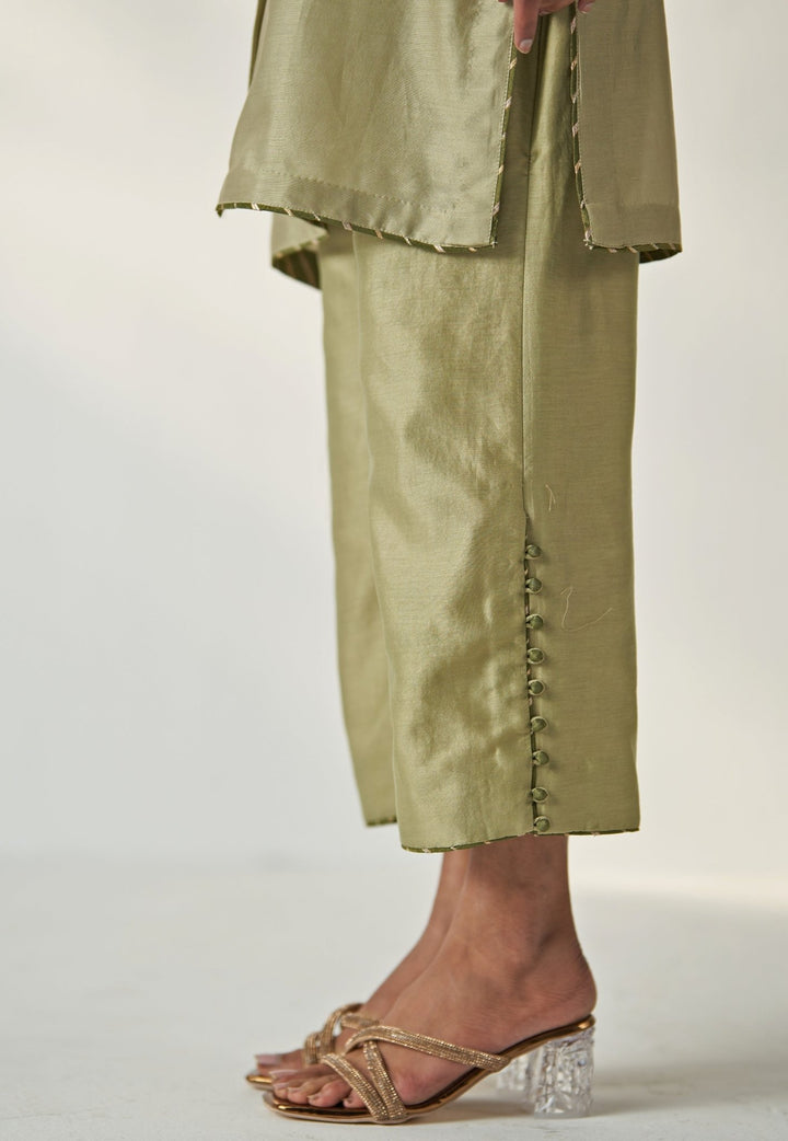 Green Embroidered Chanderi Kurta Pant Set Studio Bagechaa - Fabilicious Fashion