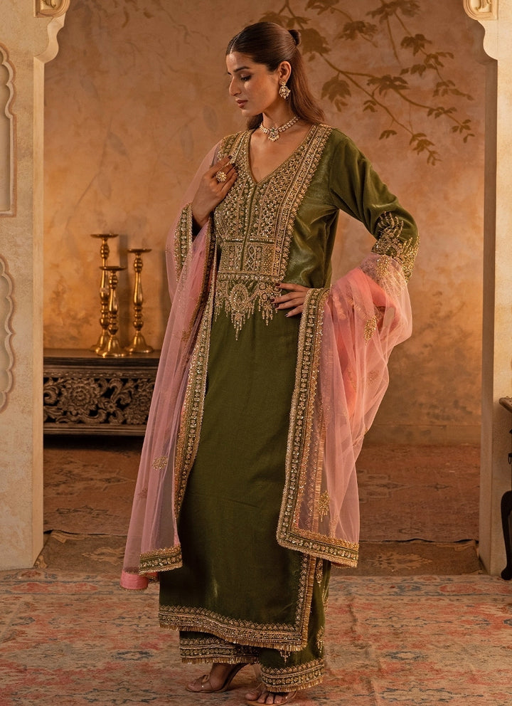 Green Velvet Kurta Pants With Blush Pink Dupatta