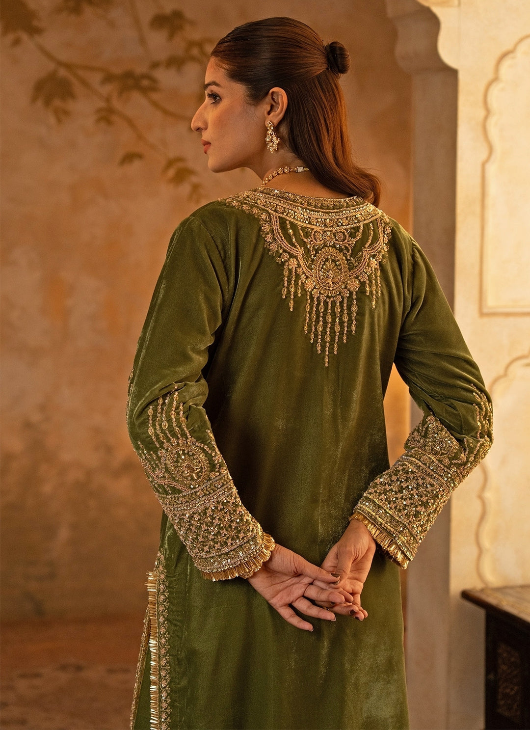 Green Velvet Kurta Pants With Blush Pink Dupatta