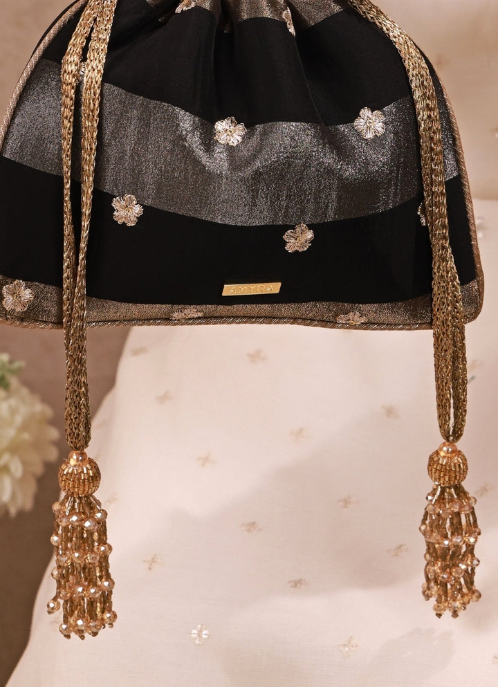 Black Embroidered Tissue Pleated Potli