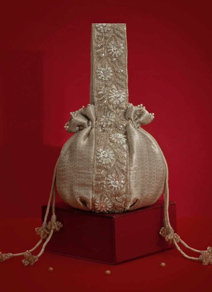 Champagne Round Organza Potli