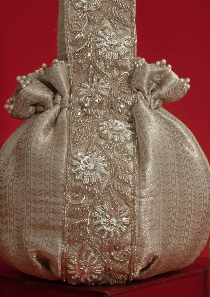 Champagne Round Organza Potli