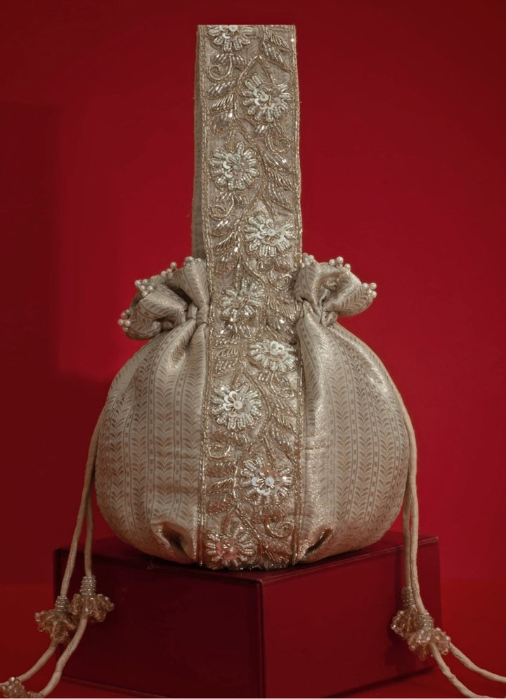 Champagne Round Organza Potli