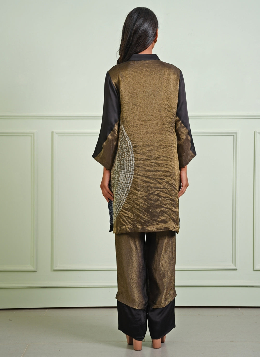 Black And Gold Tissue Kurta And Pants Set