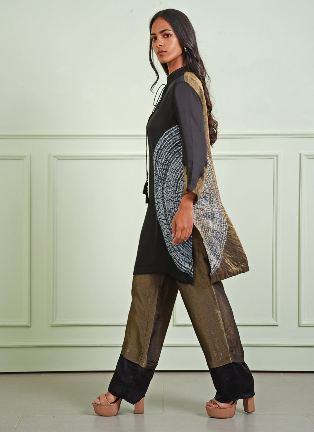 Black And Gold Tissue Kurta And Pants Set