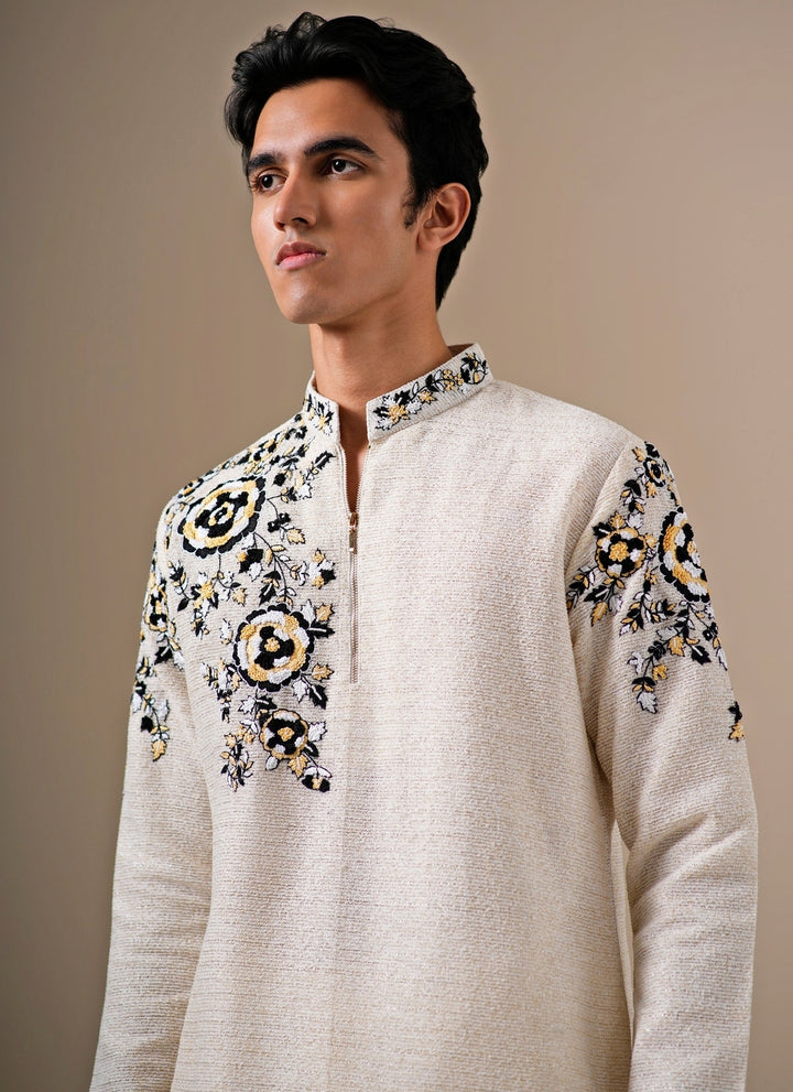 Ivory Threadwork Cotton Jute Kurta Se