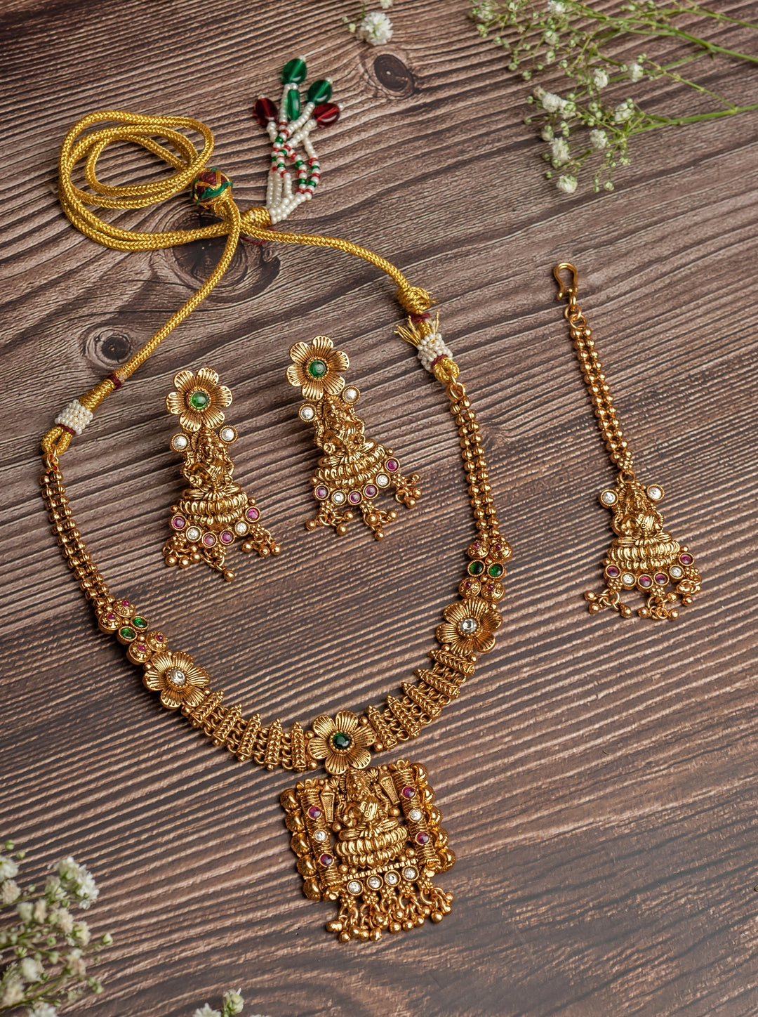 Gold Plated Short Necklace Set With Maang Tikka