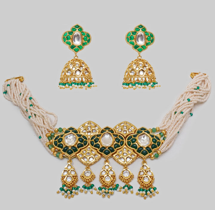 Gold Finish Elegant Green And Pearl Choker Set