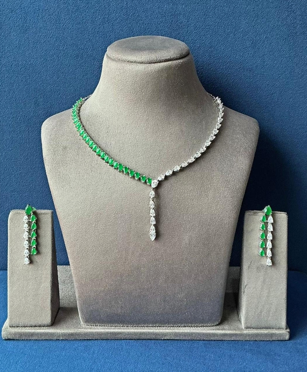Emerald And Diamond Contemporary Necklace Set