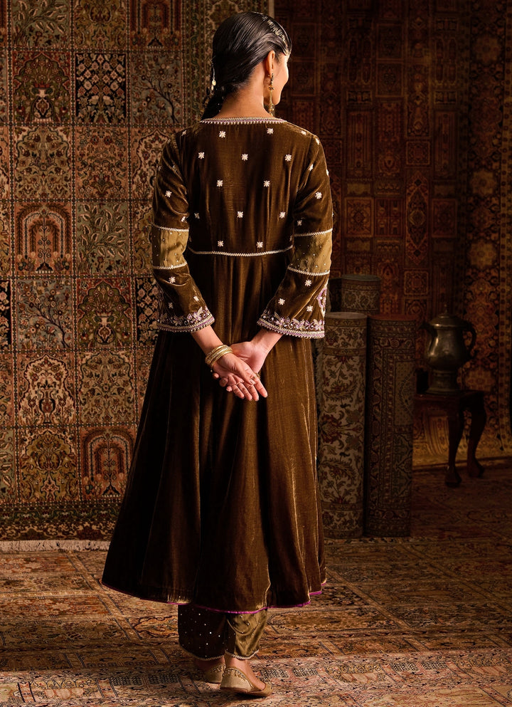 Olive Green Velvet Kurta Pants Set With Purple Dupatta