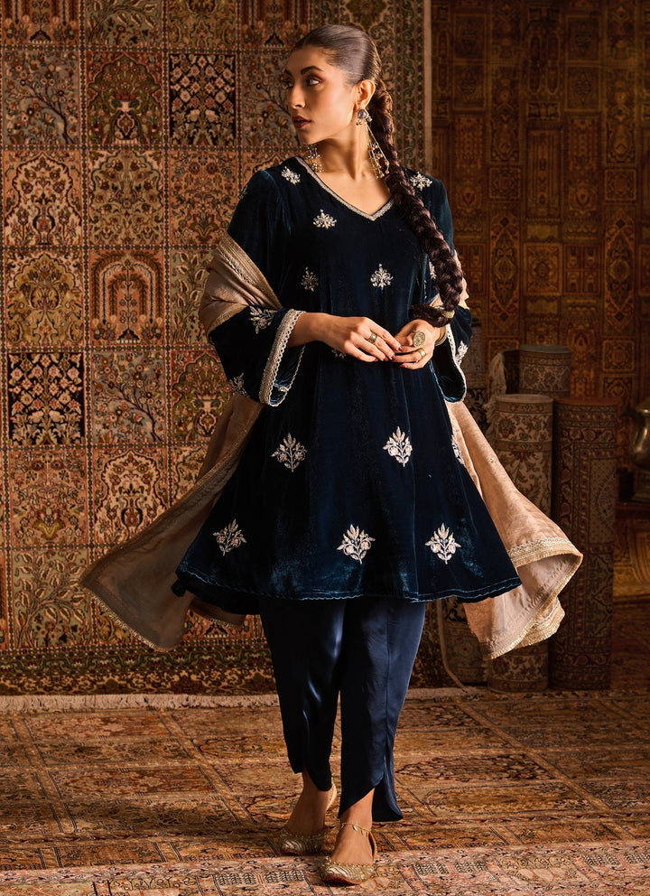 Teal Blue Silk Velvet Kurta Dhoti Set With Peach Dupatta