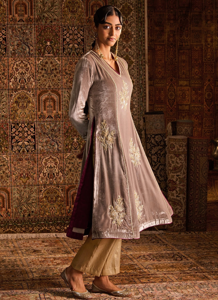 Grey Silk Velvet Kurta Pants Set With Contrast Dupatta