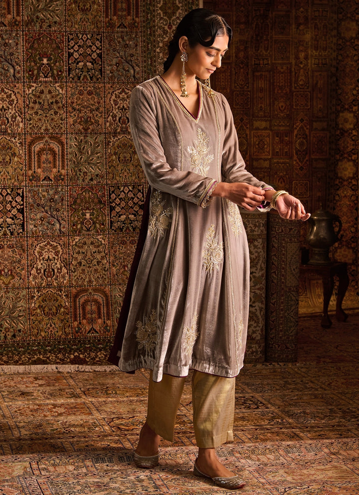 Grey Silk Velvet Kurta Pants Set With Contrast Dupatta