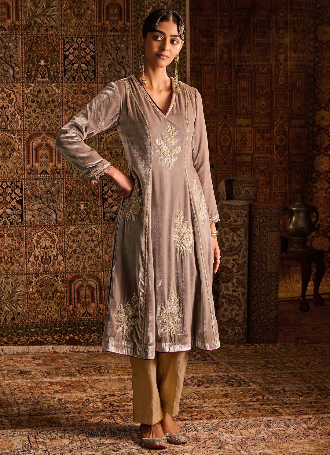 Grey Silk Velvet Kurta Pants Set With Contrast Dupatta