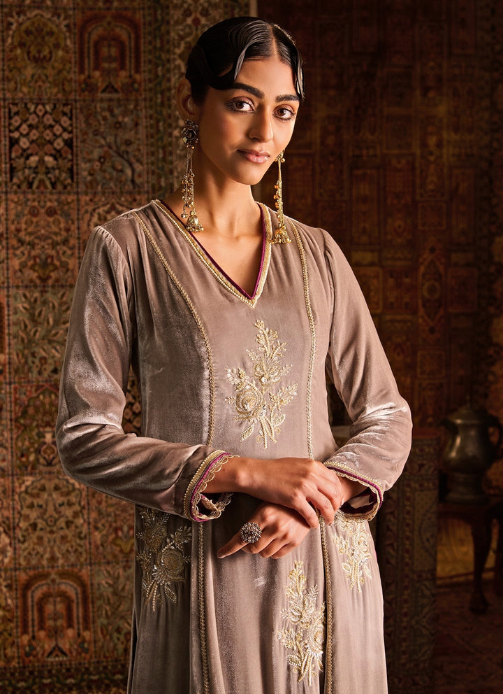Grey Silk Velvet Kurta Pants Set With Contrast Dupatta