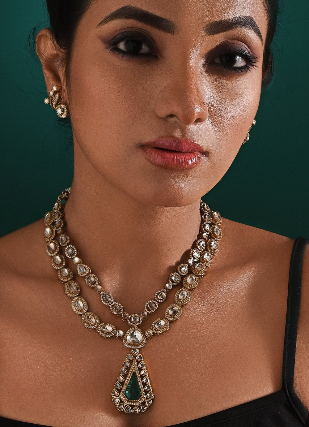 Antique Gold Plated And Kundan Royal Necklace Set Zaza By Somya - Fabilicious Fashion