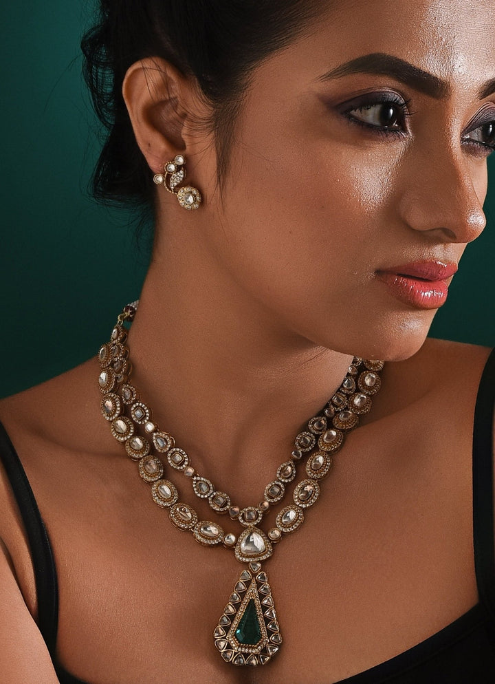 Antique Gold Plated And Kundan Royal Necklace Set Zaza By Somya - Fabilicious Fashion