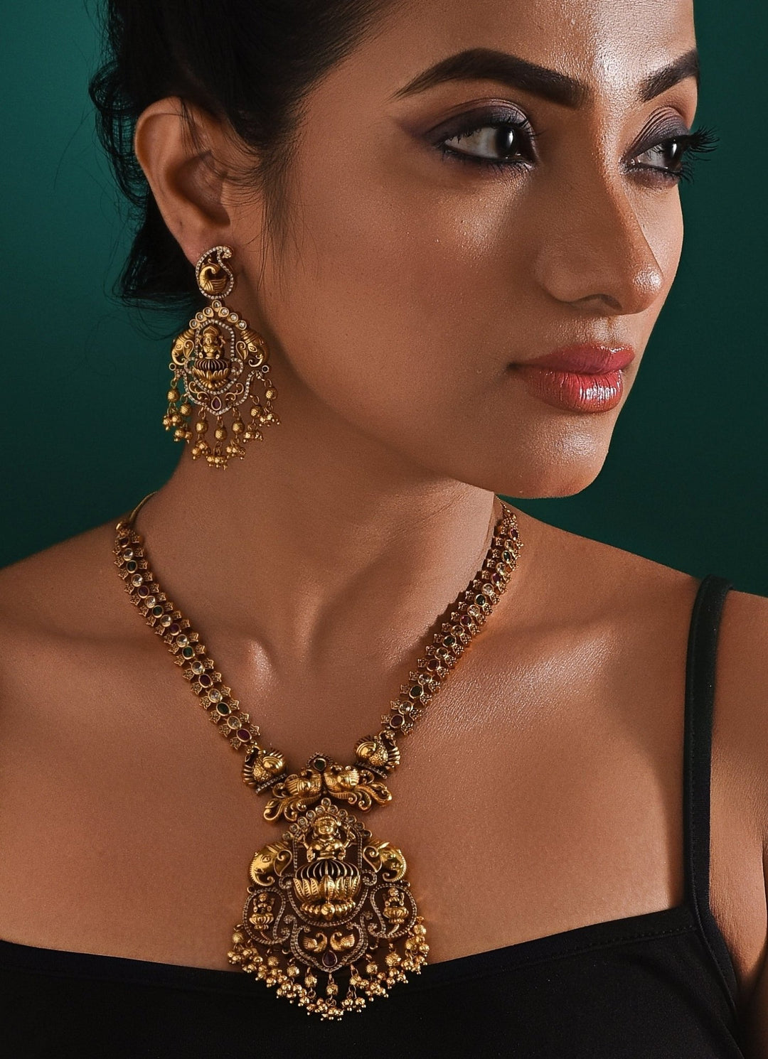 Antique Gold Plated Pendant Necklace Set Zaza By Somya - Fabilicious Fashion