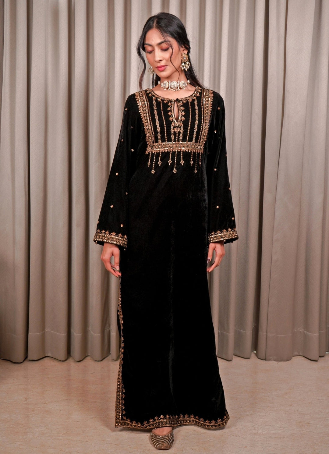 Black And Gold Embroidered Velvet Kaftan Esha Koul - Fabilicious Fashion