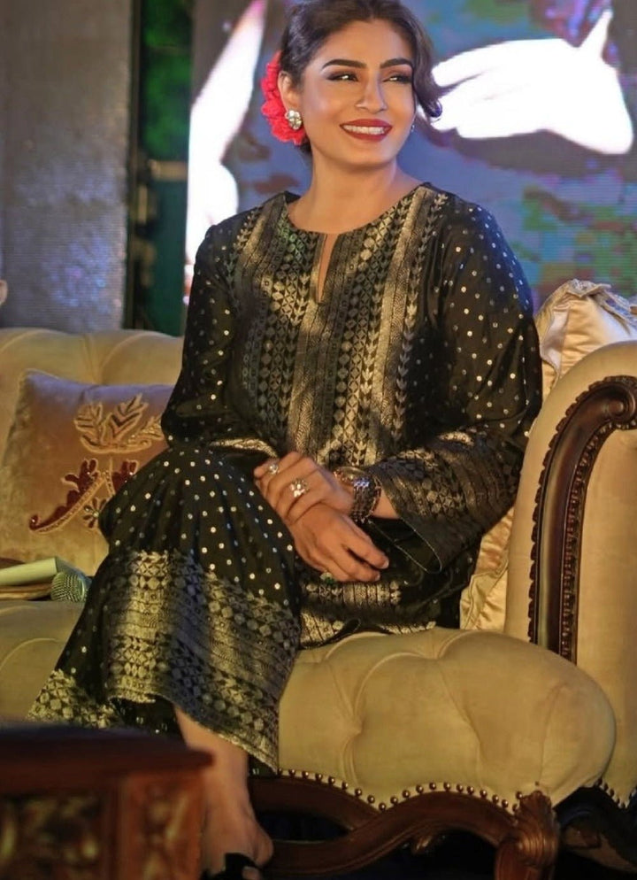 Black Banarasi Dotted Silk Kurta Pants Set Sobariko - Fabilicious Fashion