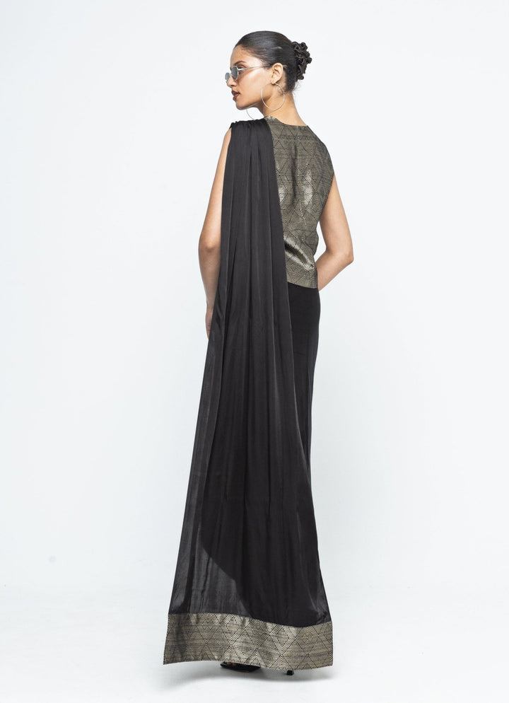 Black Brocade Silk Waistcoat Set With Detachable Pallu Sobariko - Fabilicious Fashion