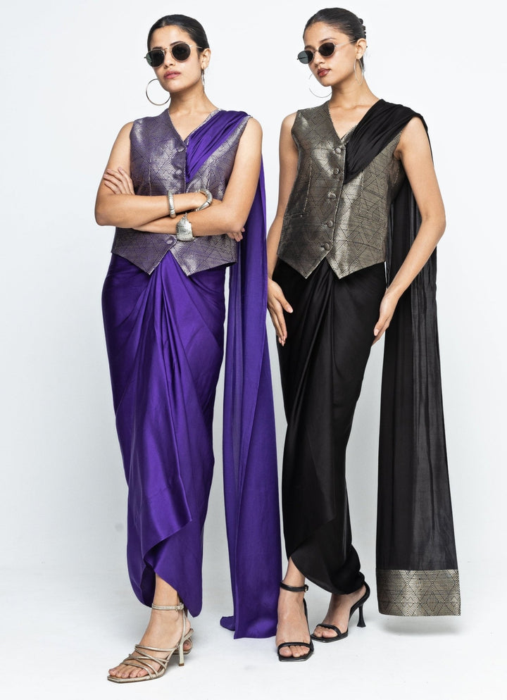 Black Brocade Silk Waistcoat Set With Detachable Pallu Sobariko - Fabilicious Fashion