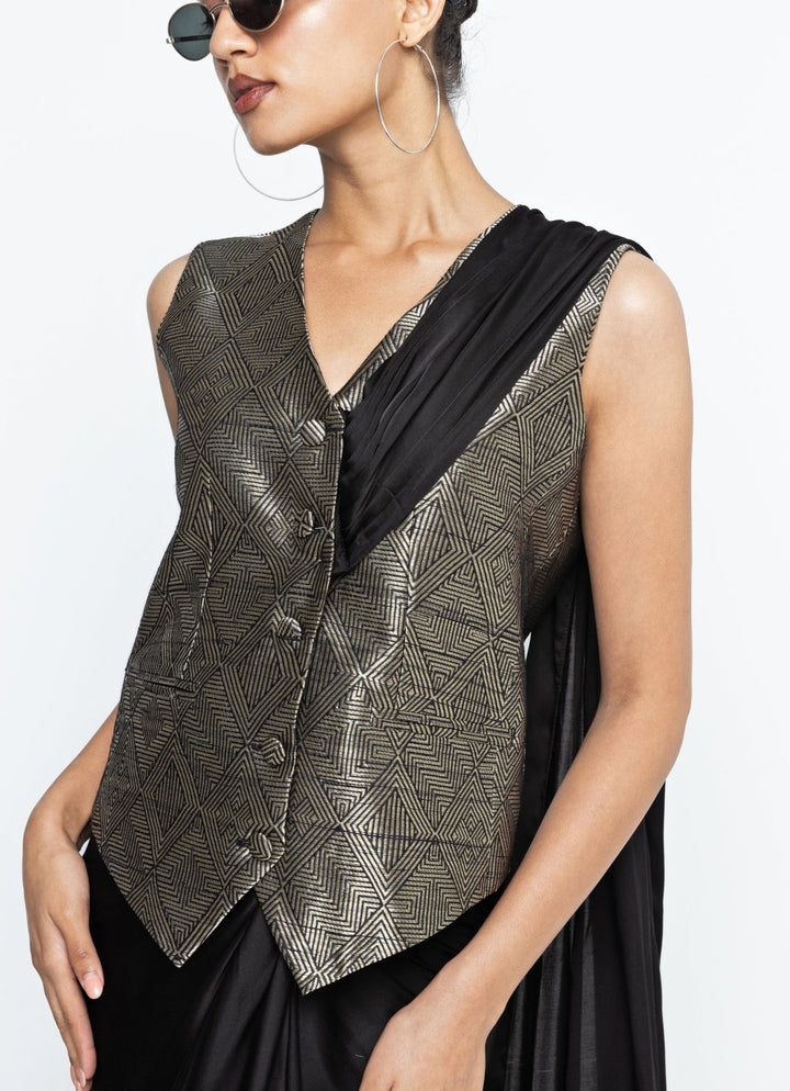 Black Brocade Silk Waistcoat Set With Detachable Pallu Sobariko - Fabilicious Fashion