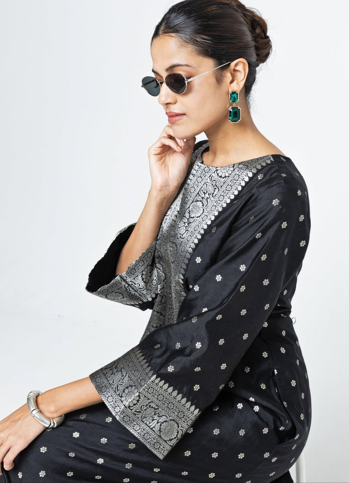 Black Butti Silk Slit Kaftan Sobariko - Fabilicious Fashion