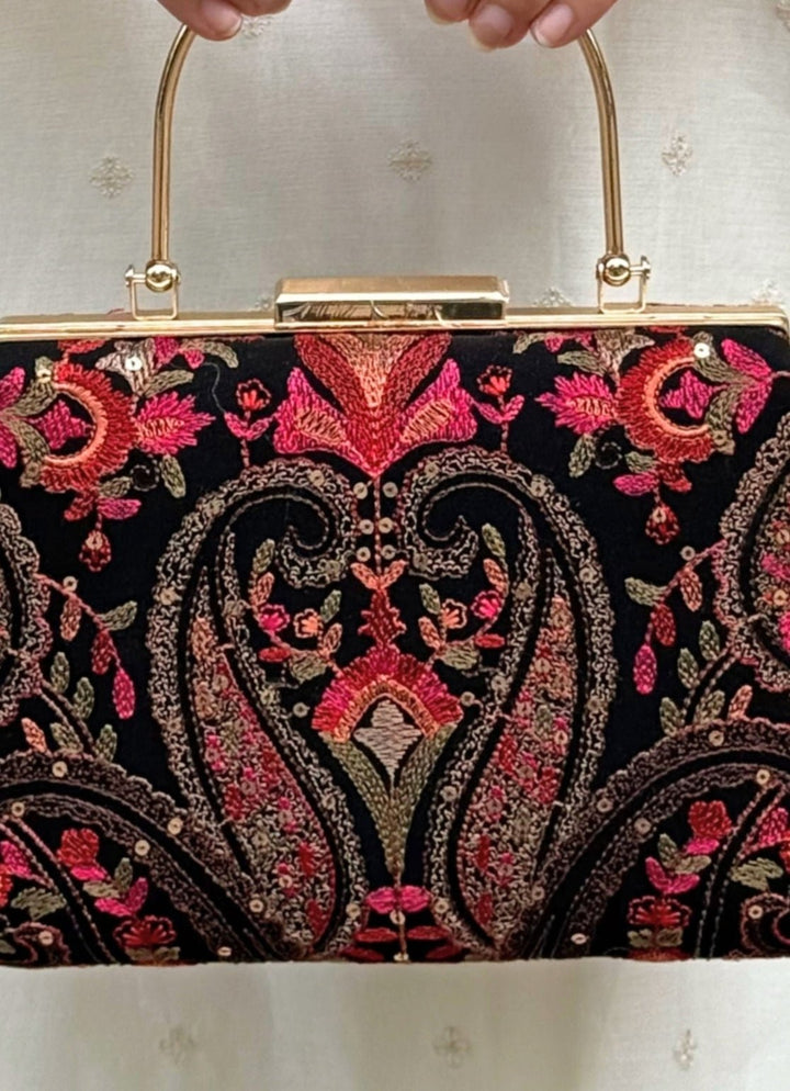 Black Embroidered Clutch AMYRA - Fabilicious Fashion