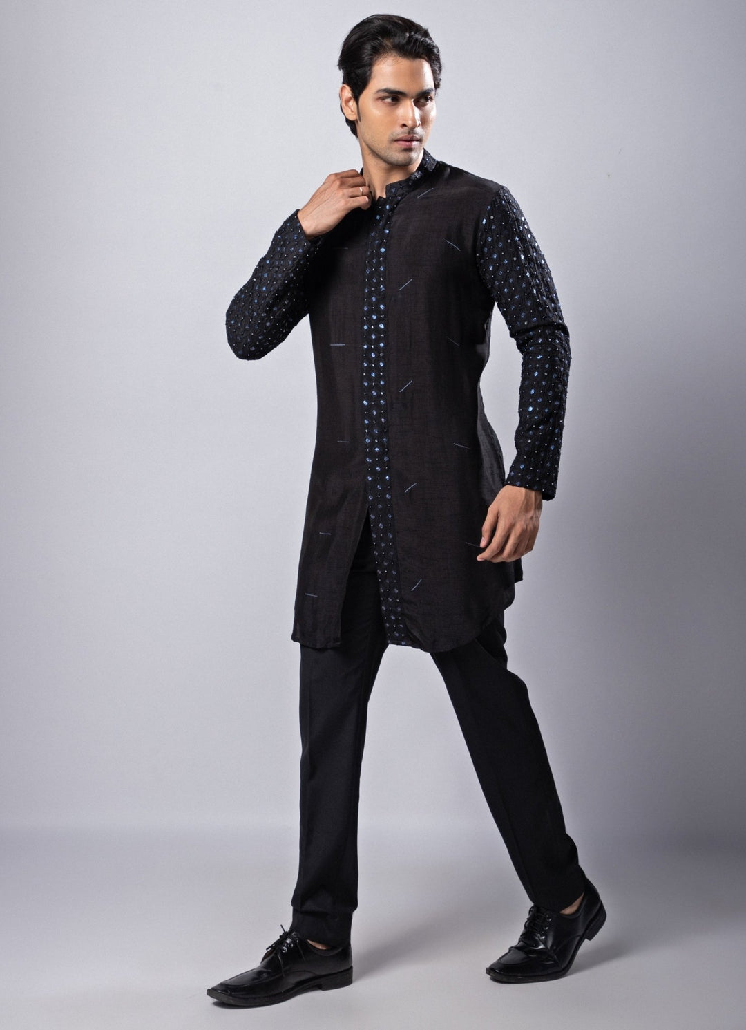 Black Embroidered Silk Kurta Pant Set Smriti - Fabilicious Fashion