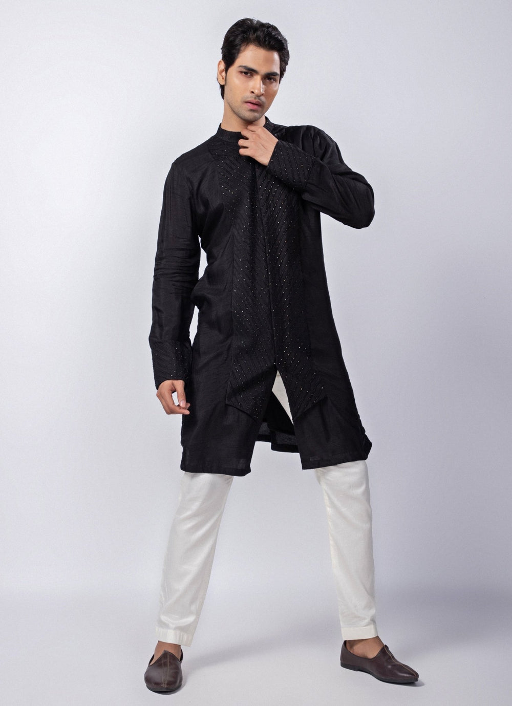 Black Embroidered Silk Kurta Pant Set Smriti - Fabilicious Fashion