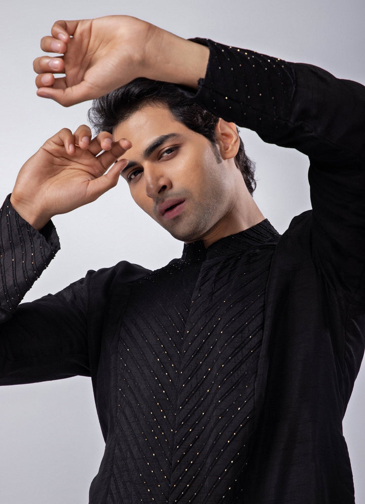 Black Embroidered Silk Kurta Pant Set Smriti - Fabilicious Fashion