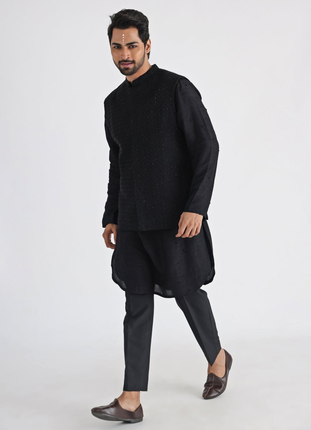 Black Embroidered Silk Nehru Jacket Smriti - Fabilicious Fashion