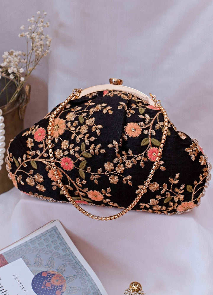 Black Embroidered Vintage Purse AMYRA - Fabilicious Fashion