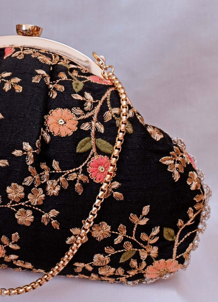 Black Embroidered Vintage Purse AMYRA - Fabilicious Fashion