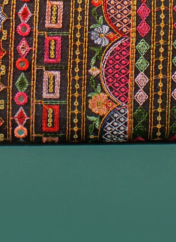 Black Embroidered Zip Wallet AMYRA - Fabilicious Fashion