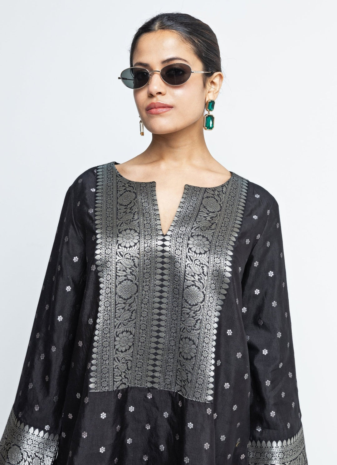 Black Floral Butti Silk Kurta Pants Set Sobariko - Fabilicious Fashion