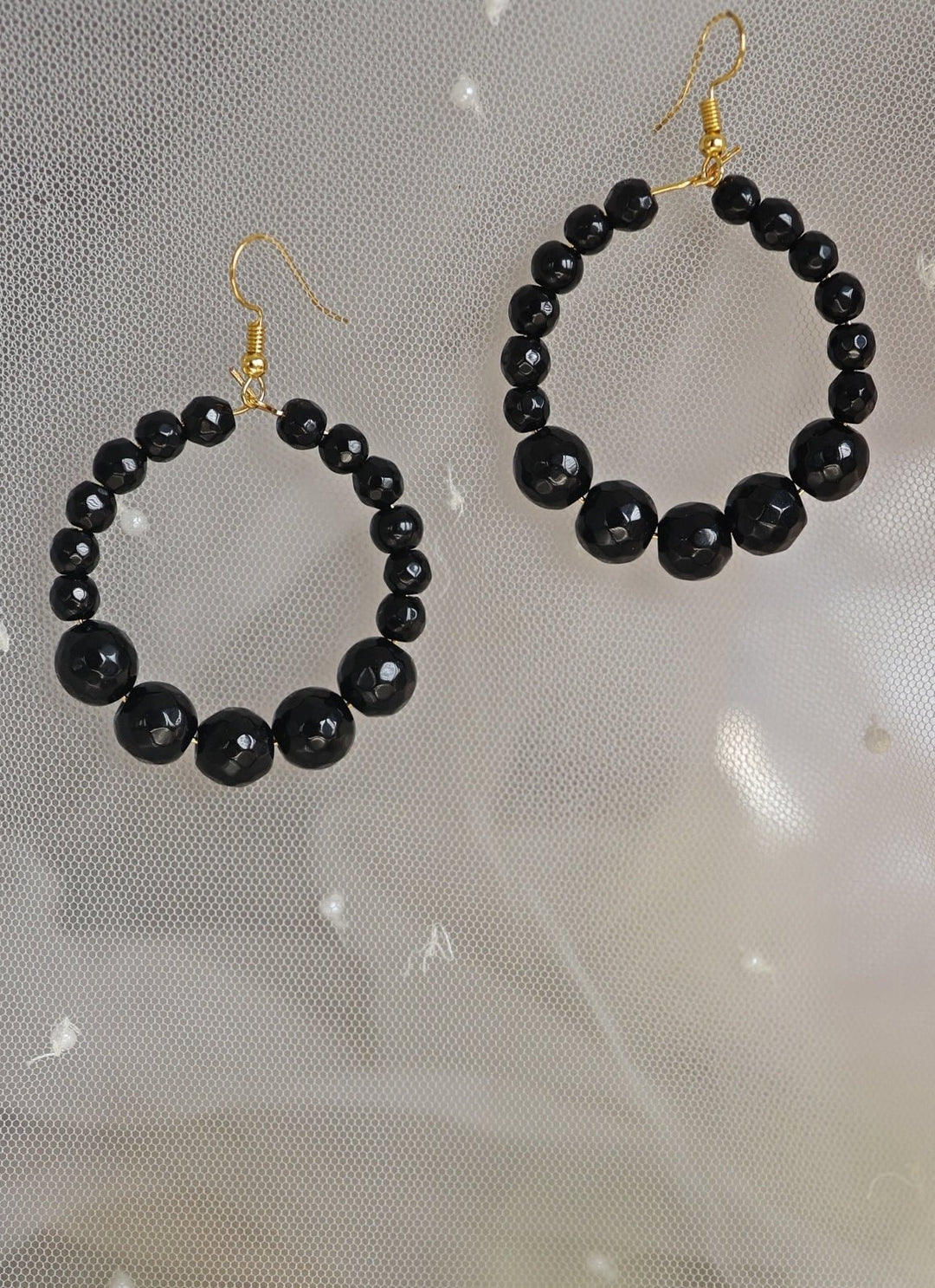 Do Taara Black Hoop EarringsFabilicious Fashion