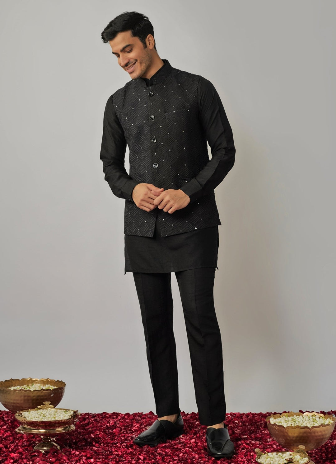 Renee Label - Men Black Kurta Pants Set With Embroidered Bundi Jacket Fabilicious Fashion Renee Label - Men Black Kurta Pants Set With Embroidered Bundi Jacket Fabilicious Fashion