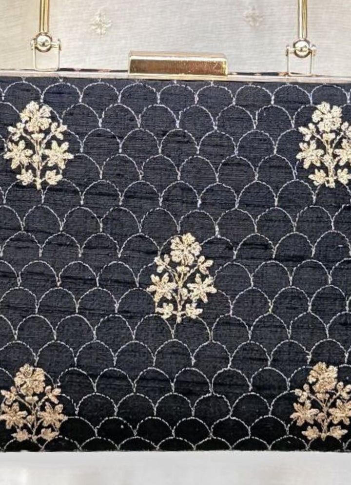 Black Silk Clutch Amyra - Fabilicious Fashion