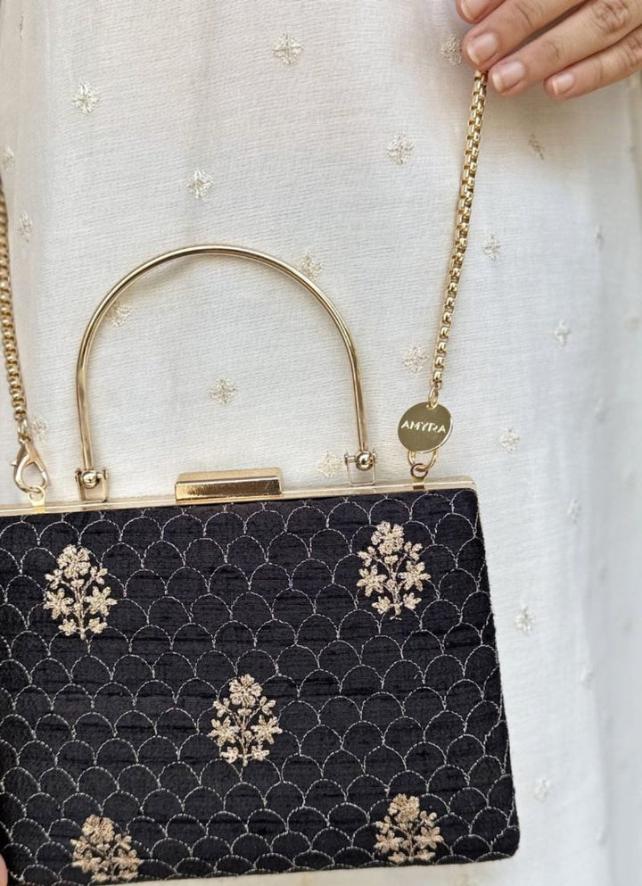 Black Silk Clutch Amyra - Fabilicious Fashion