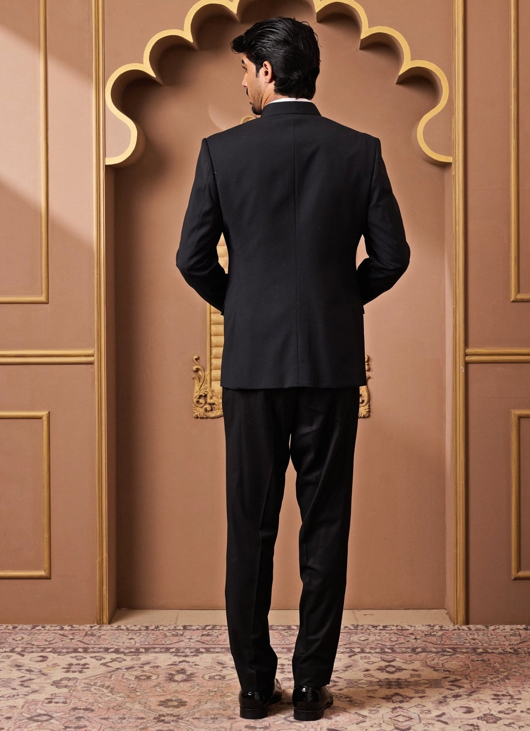 Black Suiting Tuxedo Set Nitika Gujral - Men - Fabilicious Fashion