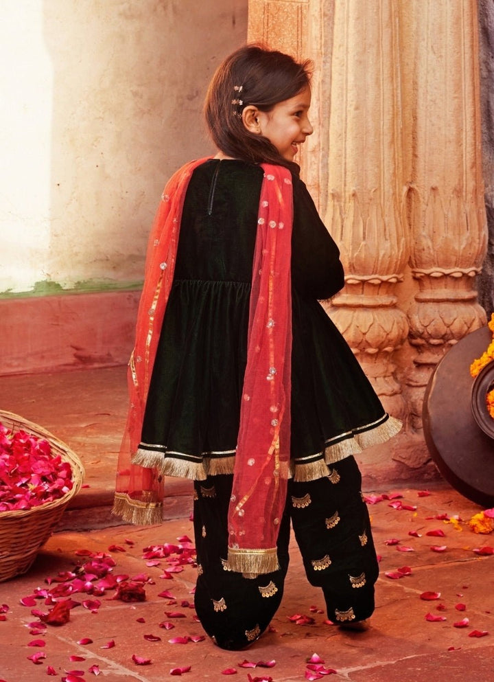 Chotibuti Bottle Green Velvet Kurta Salwar SetFabilicious Fashion