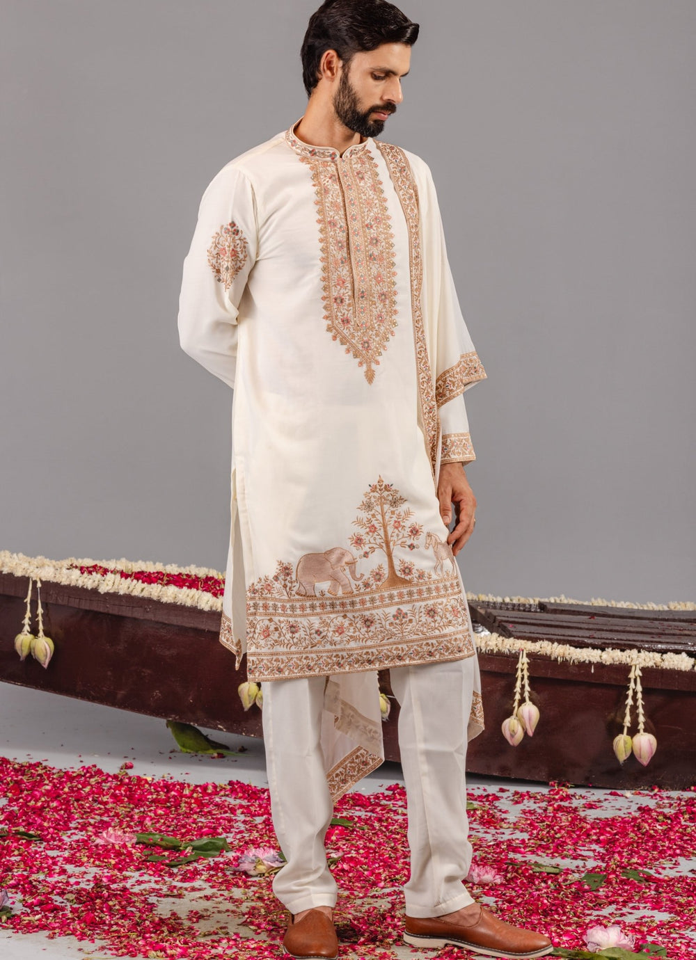 Cream Embroidered Georgette Kurta Pant Set Kalpraag - Fabilicious Fashion