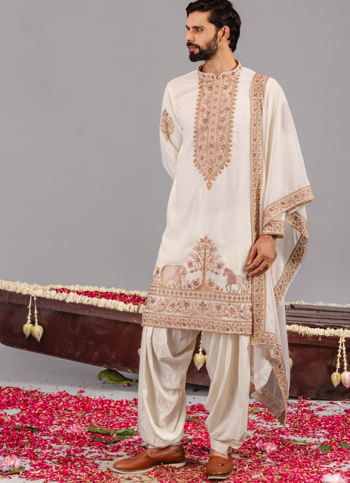 Cream Embroidered Georgette Kurta Pant Set Kalpraag - Fabilicious Fashion