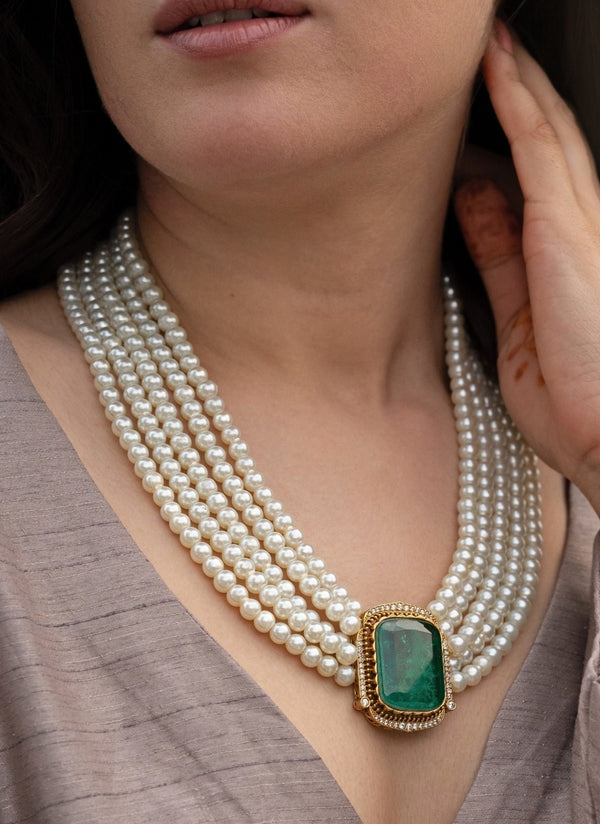 Emerald Green Pearl Necklace